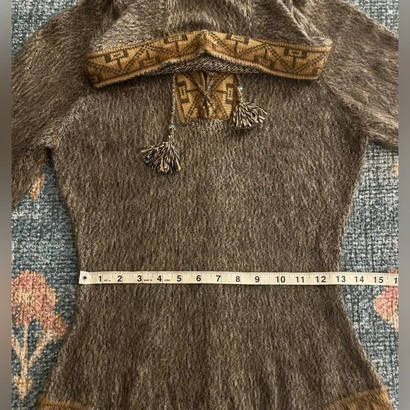 Women’s Tejido Parillo Alpaca Hoodie - Picture 6 of 8